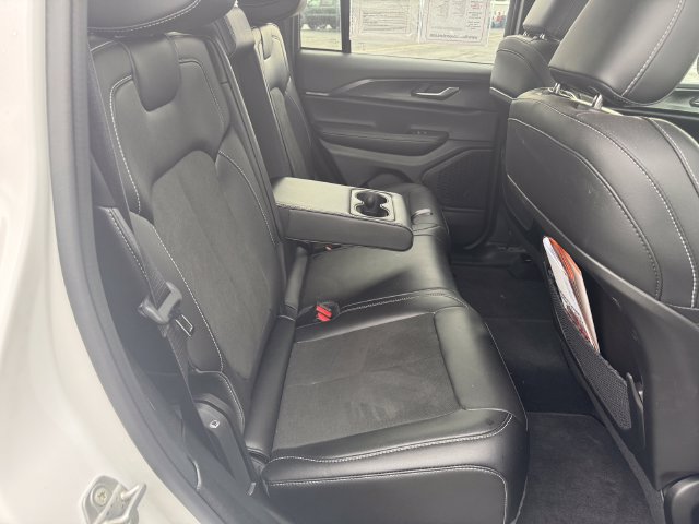 Certified 2025 Jeep Grand Cherokee Altitude AWD/4WD image 16
