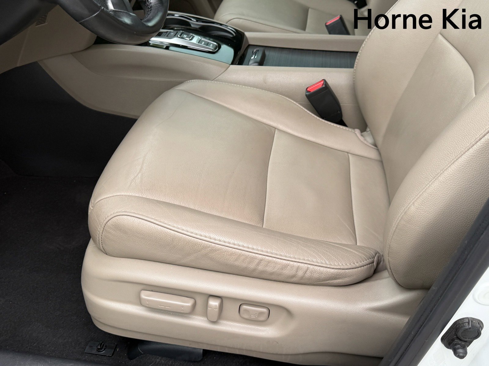 Used 2020 Honda Pilot Touring image 11