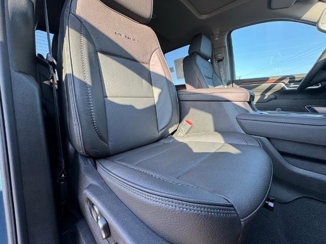New 2025 GMC Sierra 2500 Denali w/ Denali Reserve Package image 28
