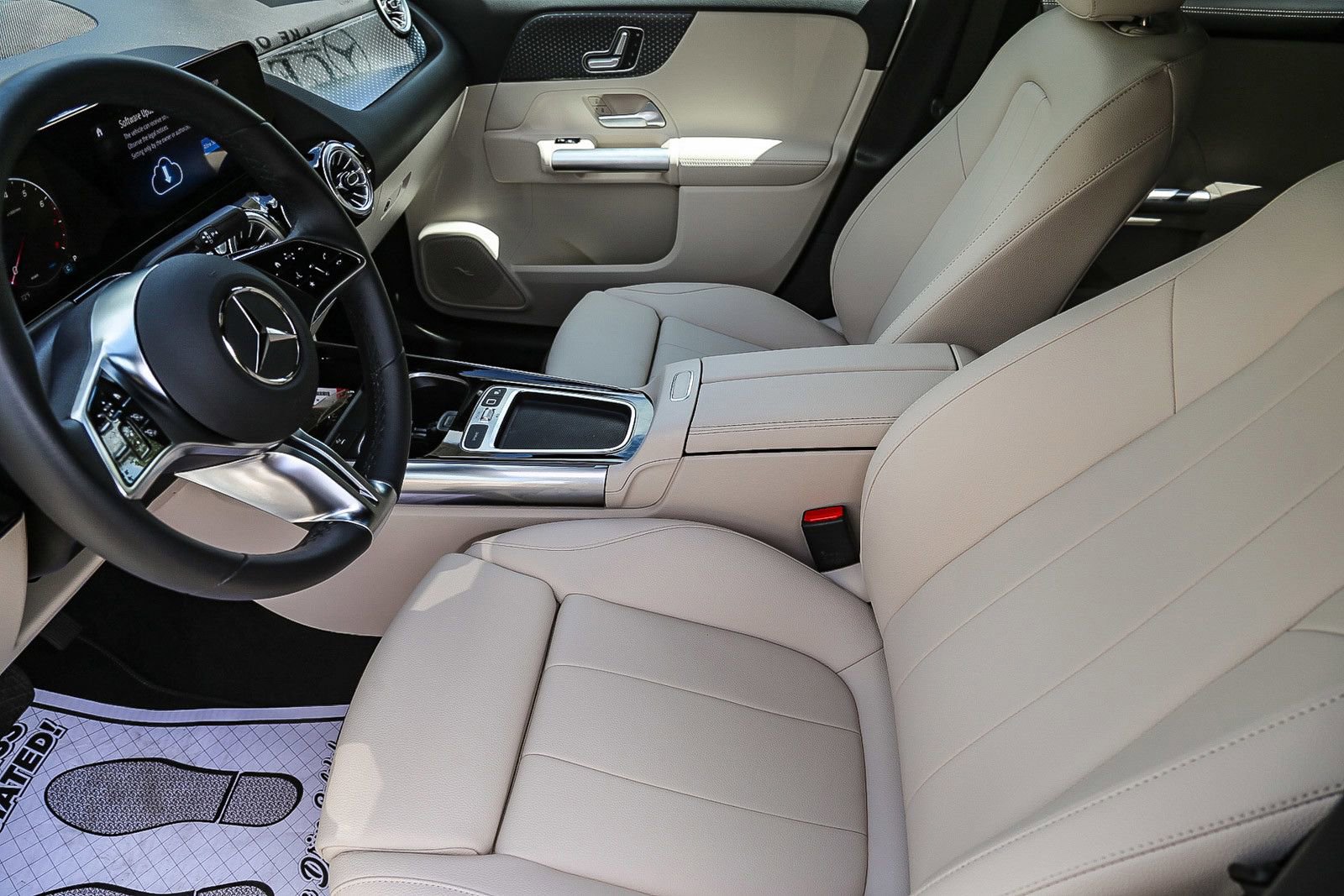 Certified 2025 Mercedes-Benz GLA 250 image 16