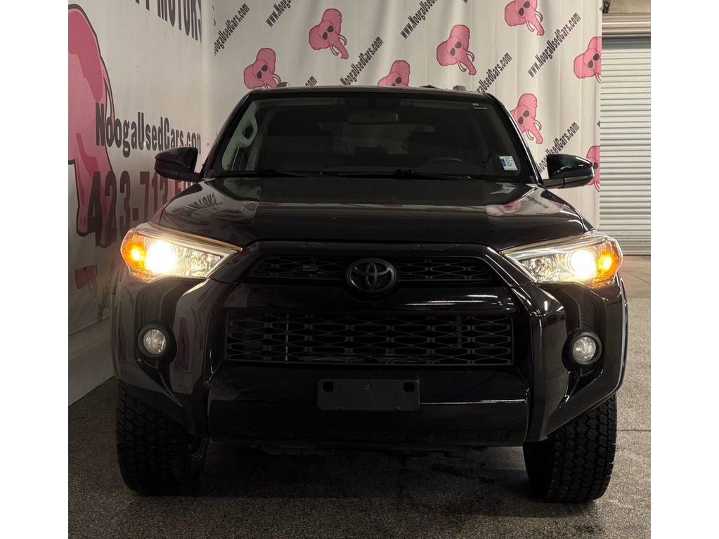 Used 2018 Toyota 4Runner SR5 image 6