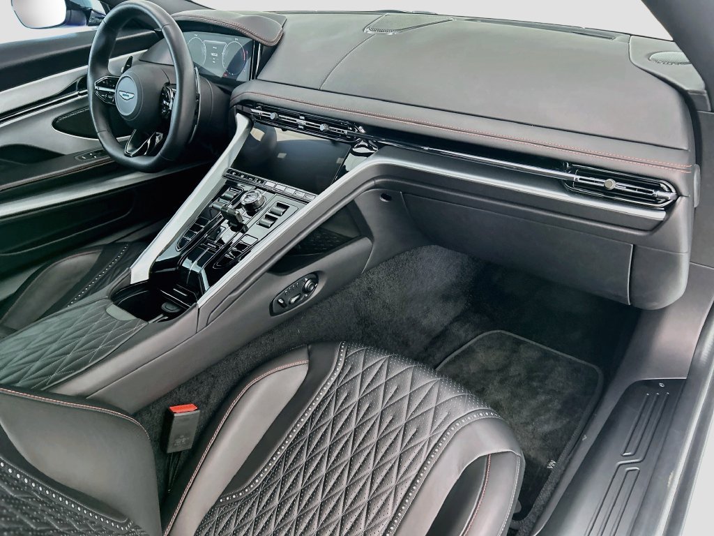 Used 2025 Aston Martin DB12 Coupe RWD image 16