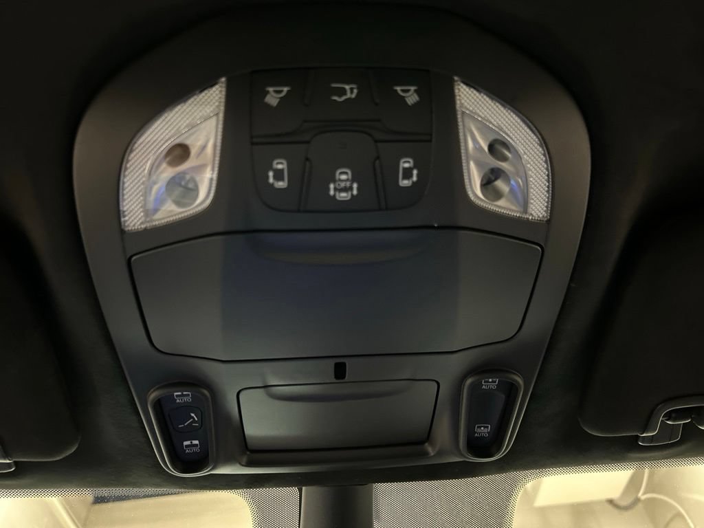 New 2027 Chrysler Pacifica Pinnacle AWD/4WD image 25