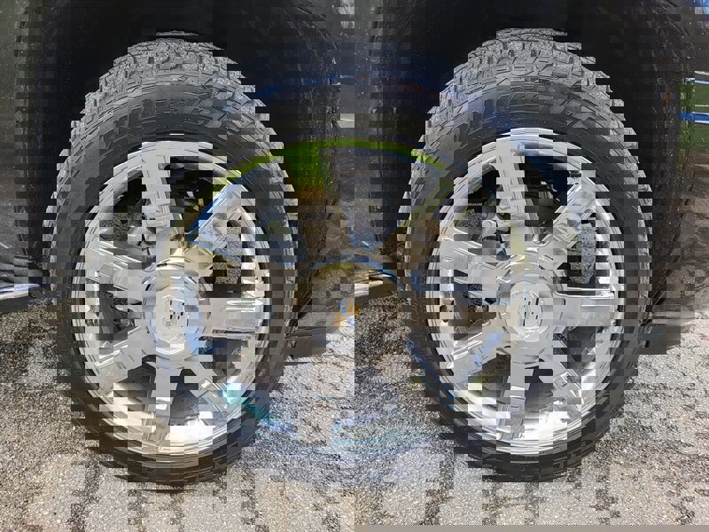 Used 2011 Cadillac Escalade ESV Luxury AWD/4WD image 30