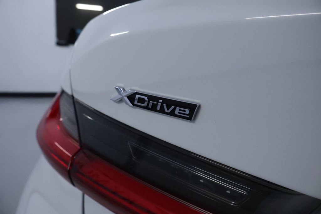 Used 2021 BMW 330i xDrive Sedan w/ Convenience Package image 11