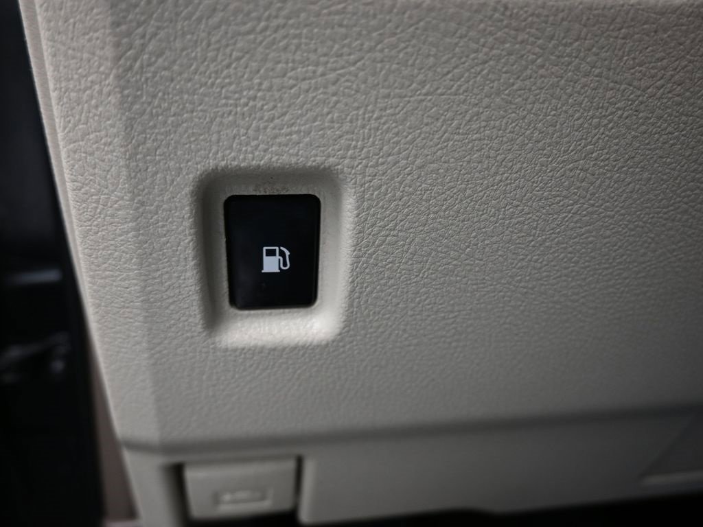 Used 2014 Lexus GX 460 image 23