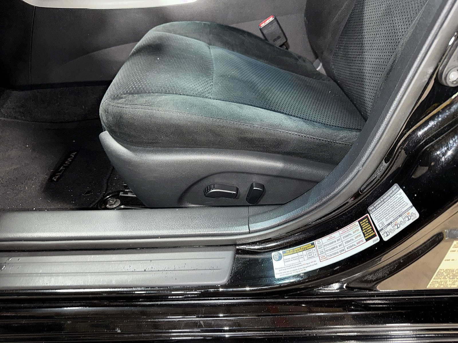 Used 2015 Nissan Altima 2.5 S w/ Power Driver Seat Package FWD image 23