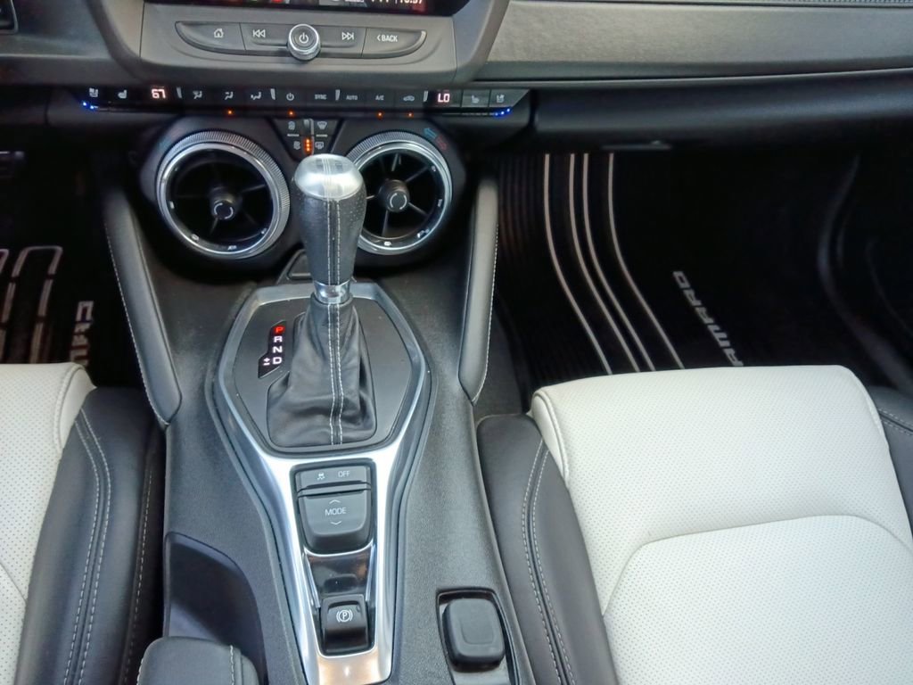 Used 2020 Chevrolet Camaro LT image 10