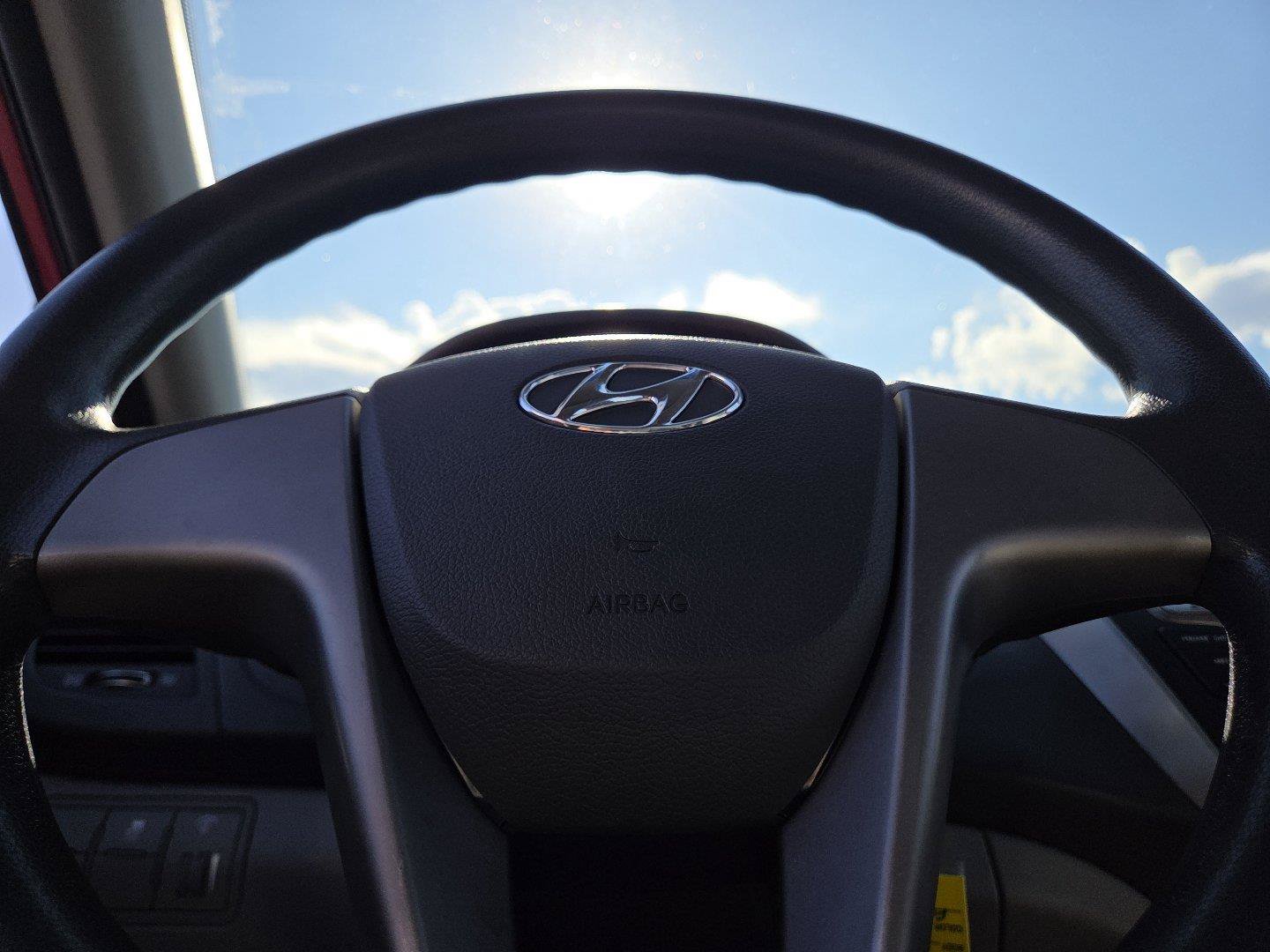 Used 2015 Hyundai Accent GLS FWD image 17