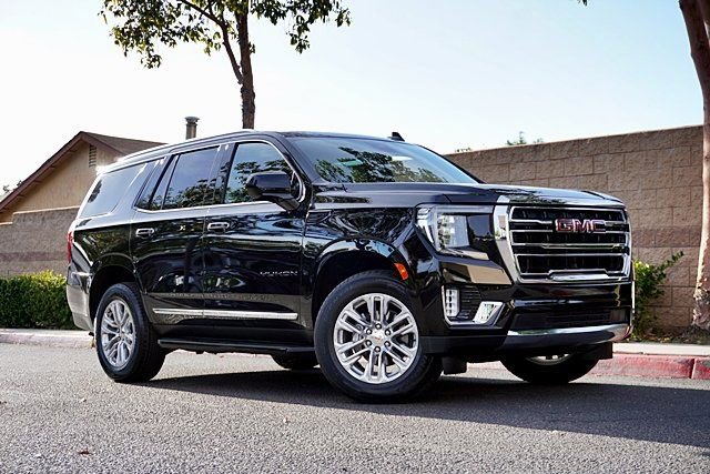 Used 2024 GMC Yukon SLT RWD image 2