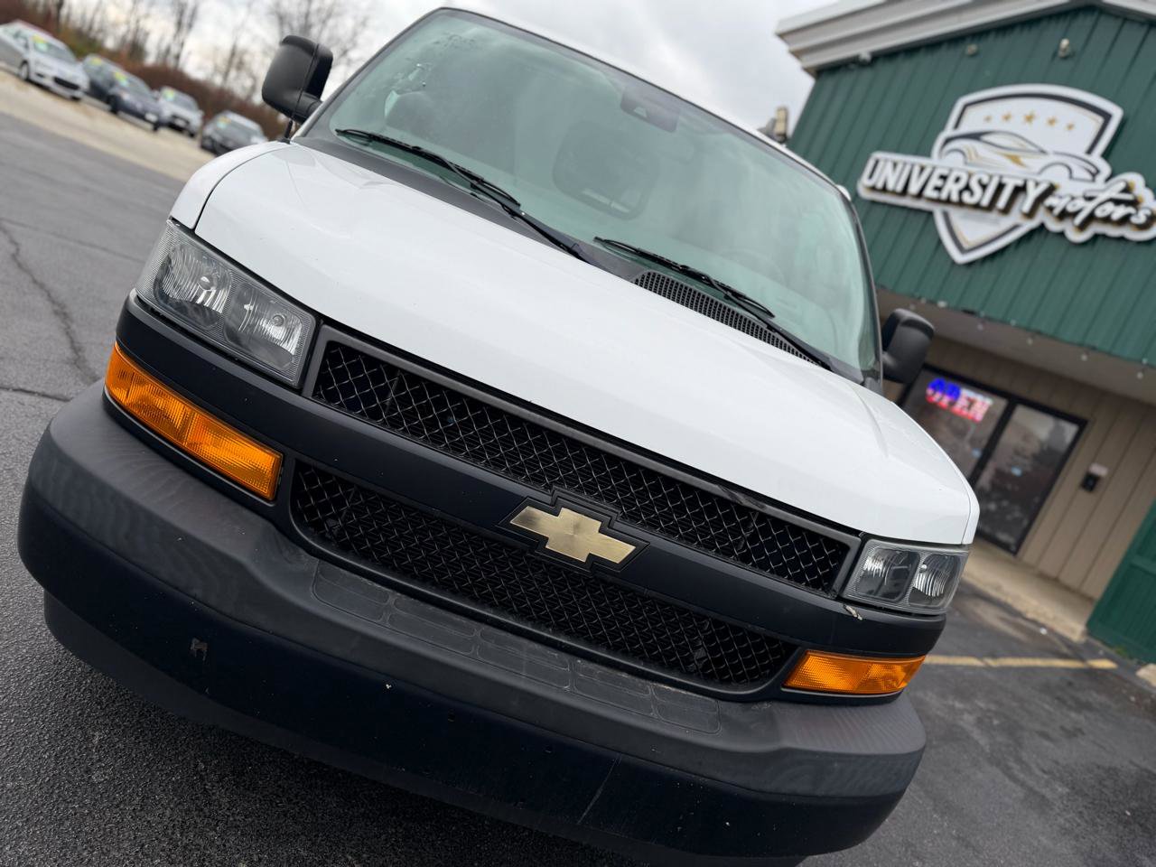 Used 2019 Chevrolet Express 2500 RWD image 9