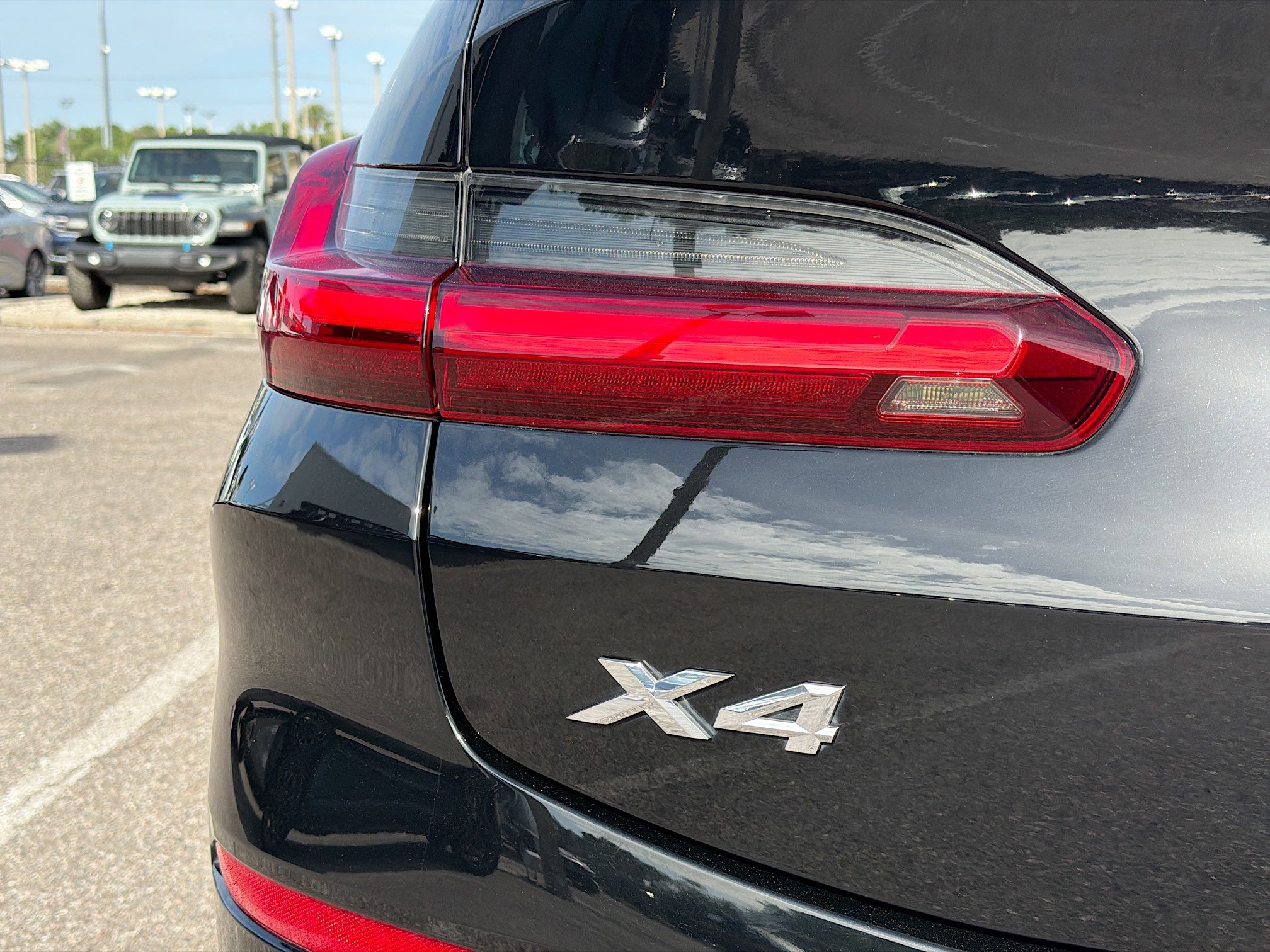 Used 2022 BMW X4 xDrive30i w/ Convenience Package image 10