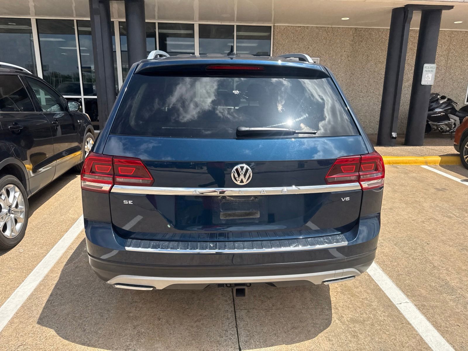 Used 2018 Volkswagen Atlas SE FWD image 3