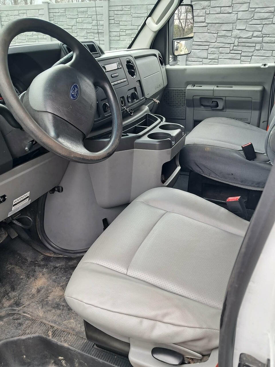 Used 2018 Ford E-450 and Econoline 450 Super Duty w/ Power Windows & Locks Group RWD image 4