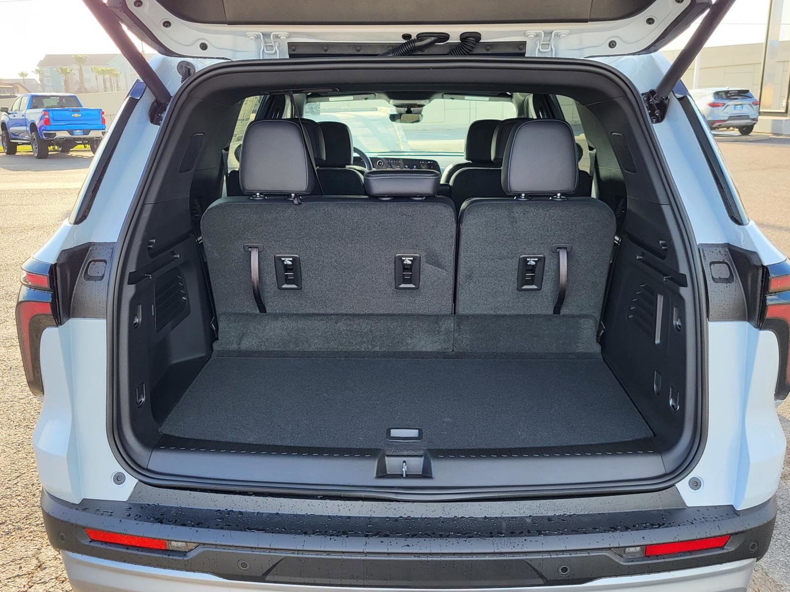 New 2026 Chevrolet Traverse LT image 12