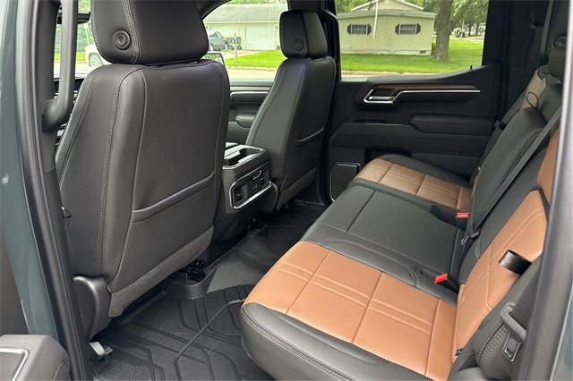 Used 2026 Chevrolet Silverado 1500 High Country image 10