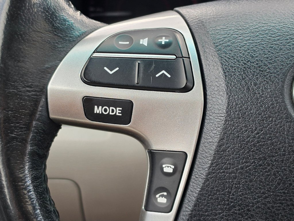 Used 2011 Toyota Highlander SE w/ Tow Pkg FWD image 59