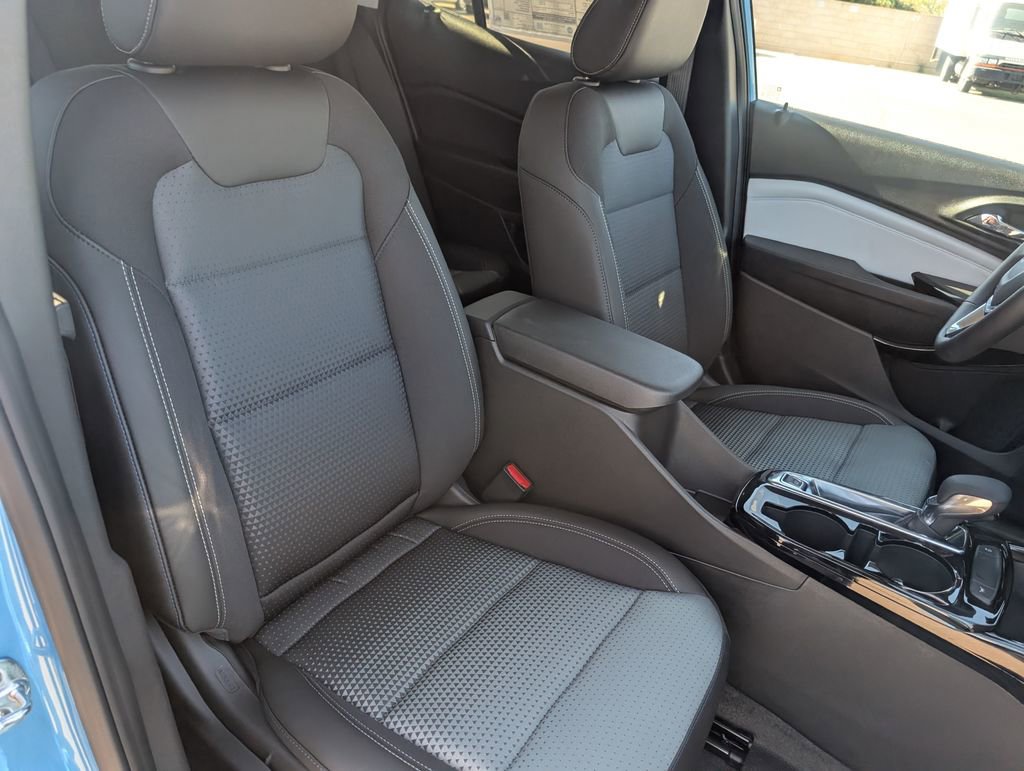 New 2026 Chevrolet Trax LT w/ Driver Confidence Package FWD image 11