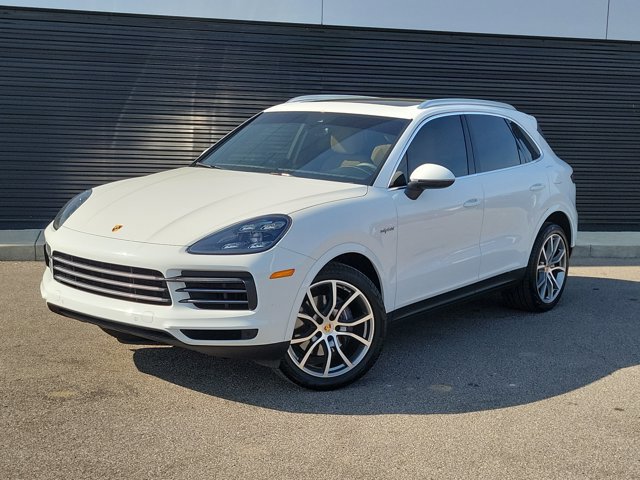 Certified 2022 Porsche Cayenne E-Hybrid AWD/4WD image 1
