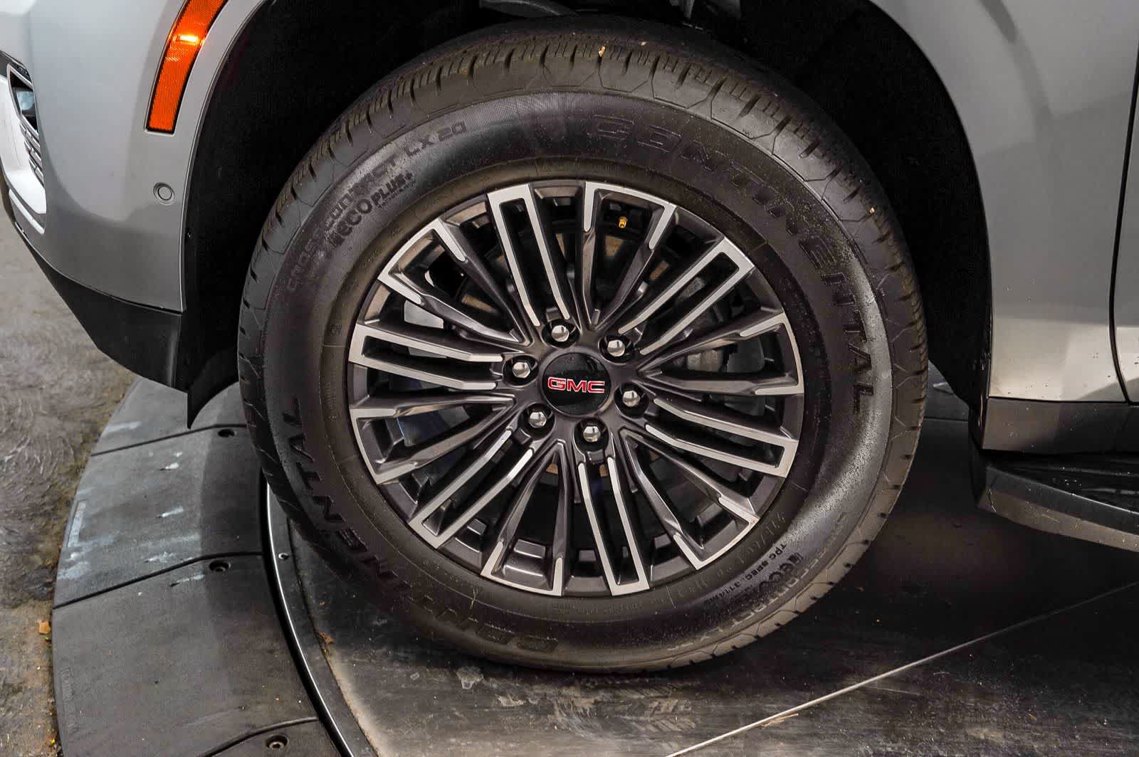 Used 2026 GMC Yukon XL Elevation AWD/4WD image 9