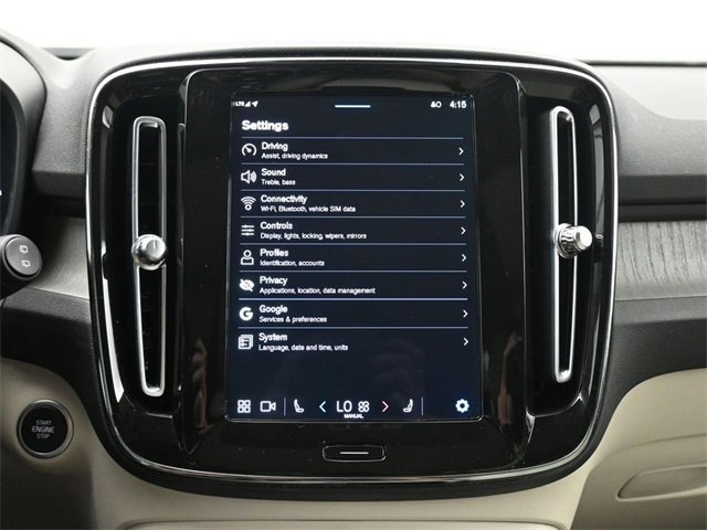 Used 2024 Volvo XC40 B5 Plus image 15