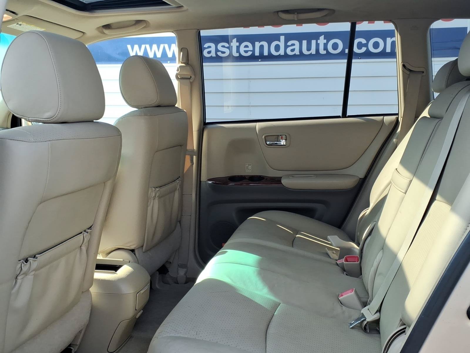 Used 2006 Toyota Highlander Limited w/ Leather Trim Pkg AWD/4WD image 11