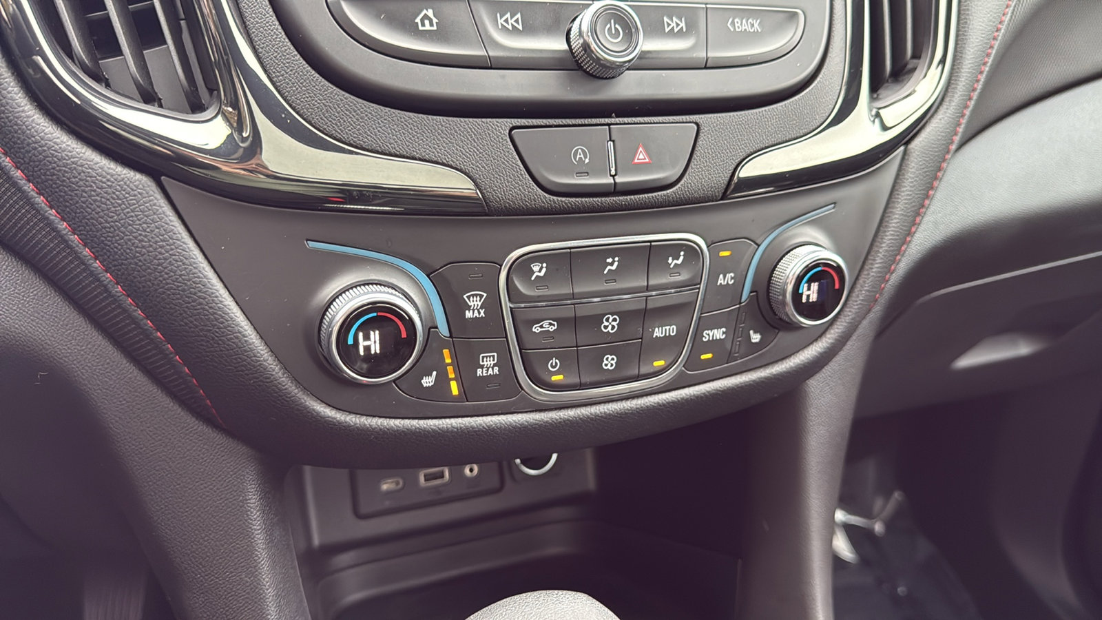 Used 2022 Chevrolet Equinox RS w/ RS Leather Package image 22