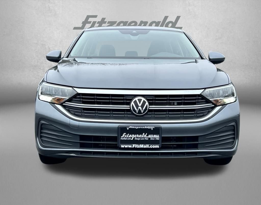 Used 2024 Volkswagen Jetta SE image 5