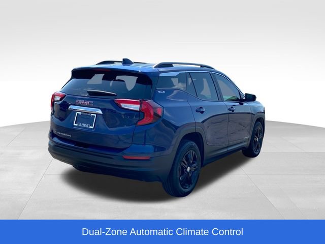 Used 2022 GMC Terrain SLE w/ Driver Convenience Package FWD image 3