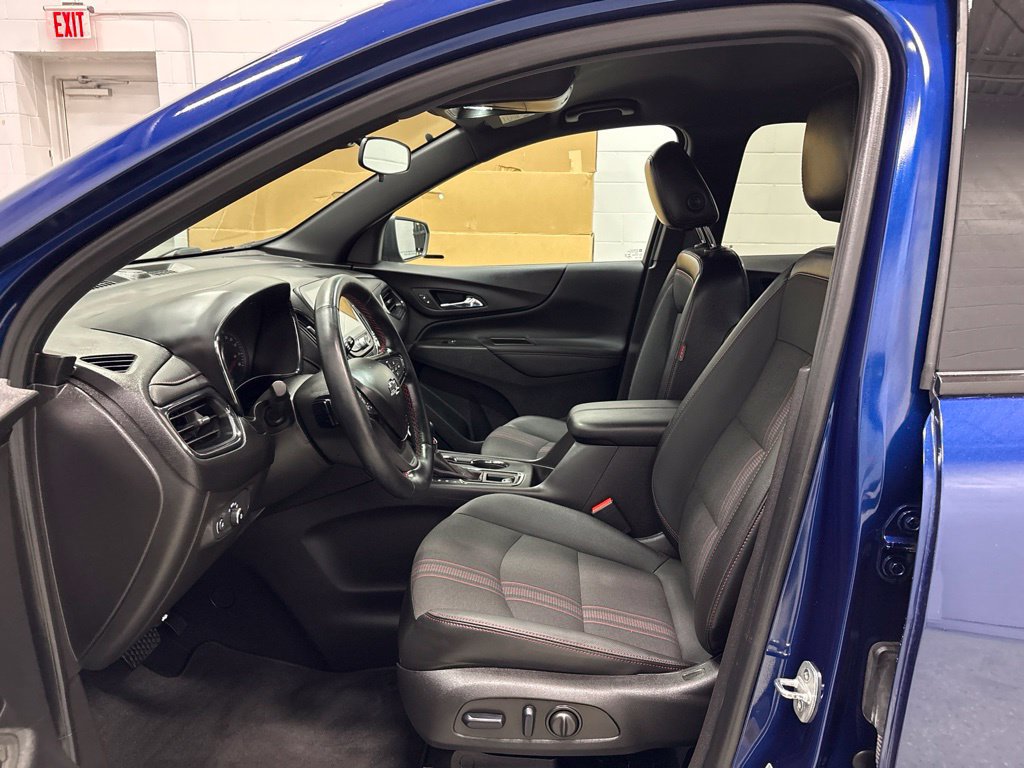 Used 2023 Chevrolet Equinox RS AWD/4WD image 16