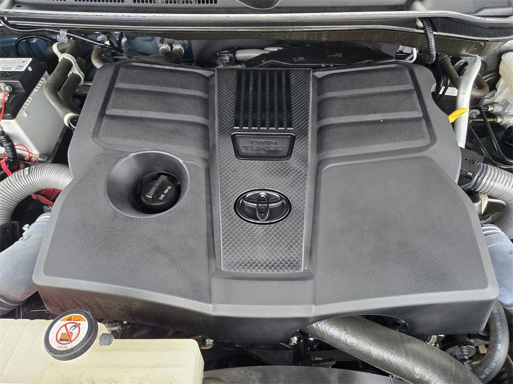 Used 2022 Toyota Tundra Platinum w/ Advanced Package image 32