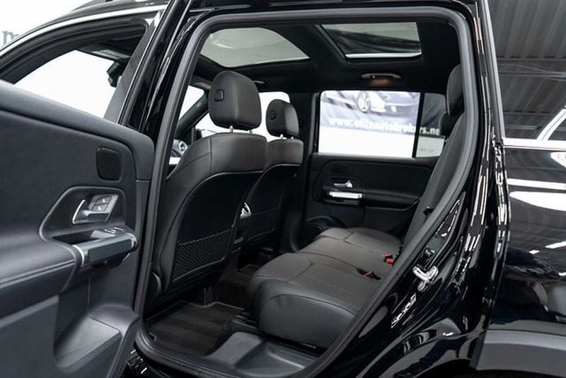 Used 2024 Mercedes-Benz GLB 250 4MATIC w/ Driver Assistance Package image 33