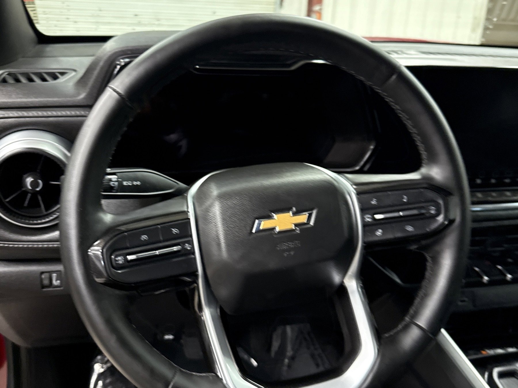 Used 2025 Chevrolet Colorado LT w/ LT Convenience Package image 7