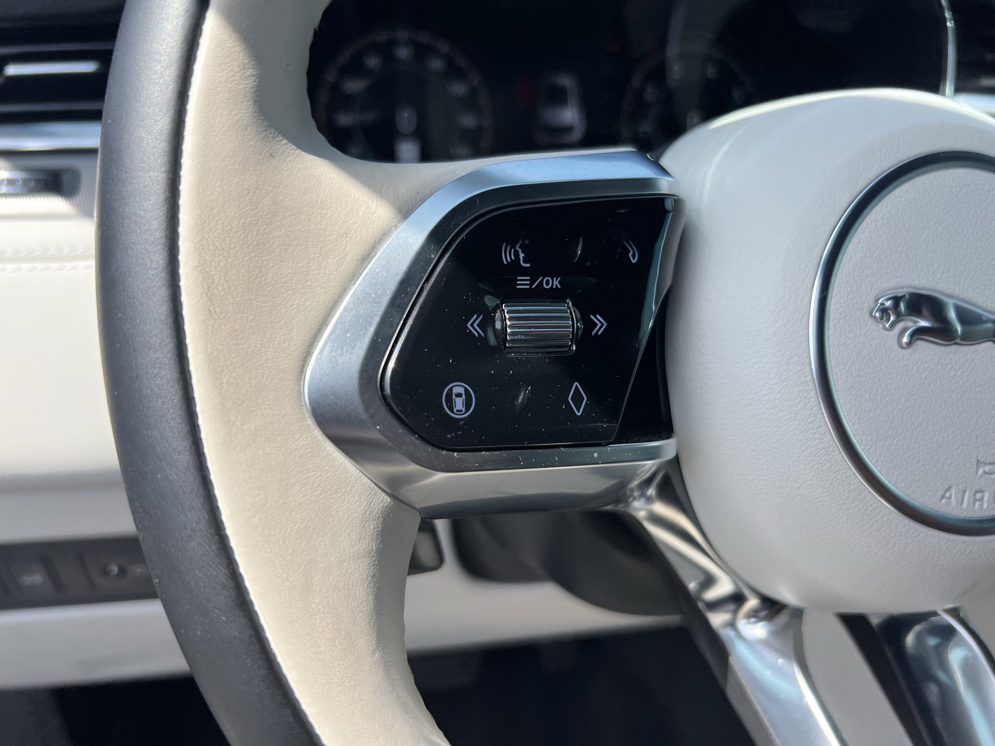 Certified 2026 Jaguar F-PACE R-Dynamic S AWD/4WD image 20