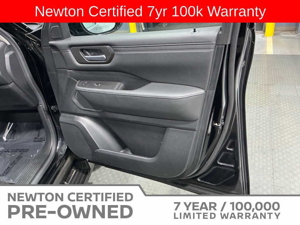 Used 2025 Nissan Armada SV RWD image 44