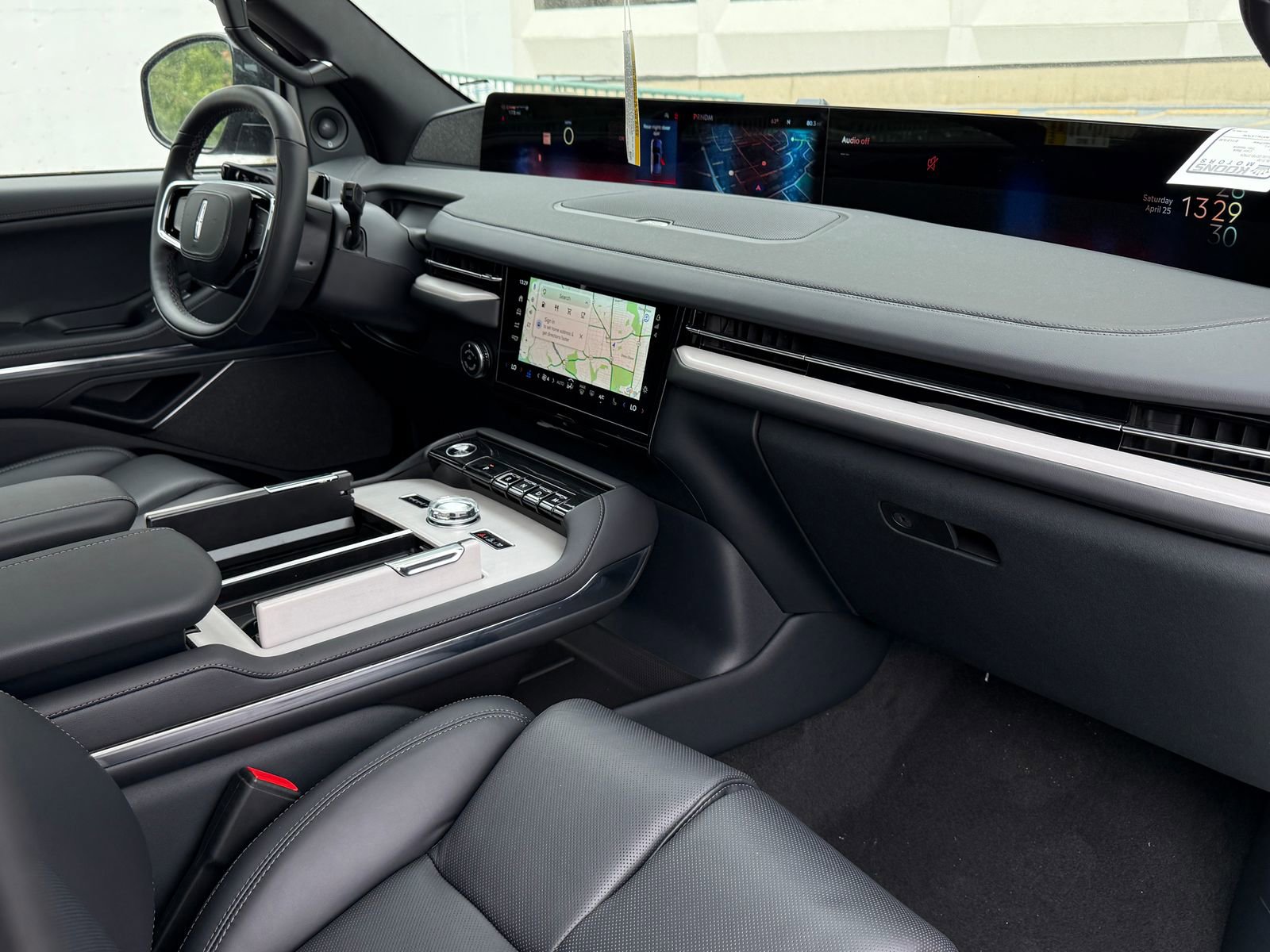 New 2026 Lincoln Navigator L Reserve AWD/4WD image 8