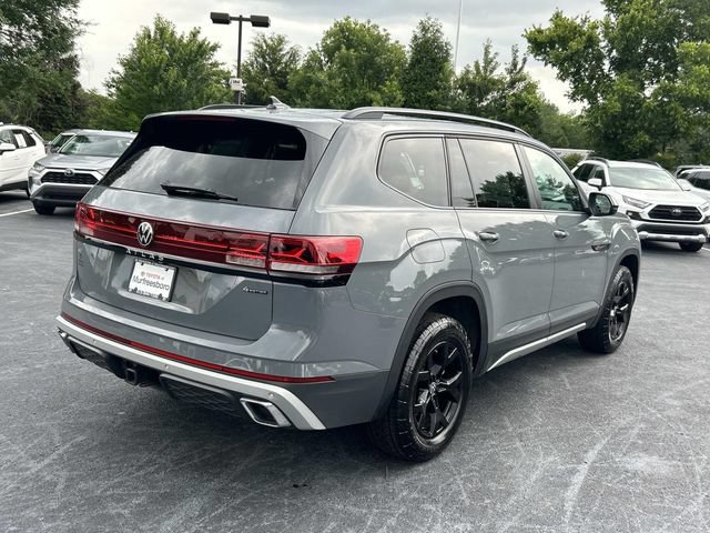 Used 2024 Volkswagen Atlas Peak Edition SE AWD/4WD image 4