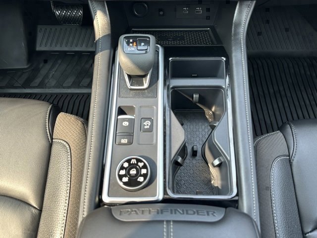Certified 2025 Nissan Pathfinder SL w/ SL Premium Package image 14