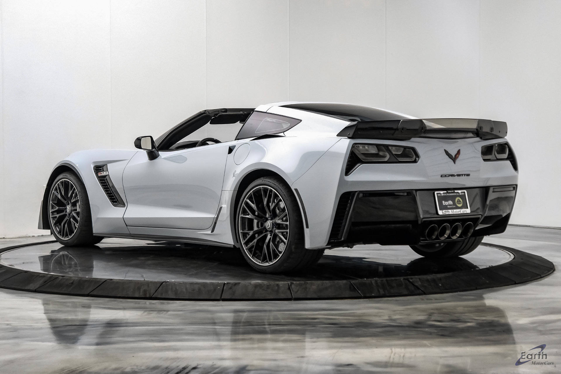 Used 2019 Chevrolet Corvette Z06 RWD image 14