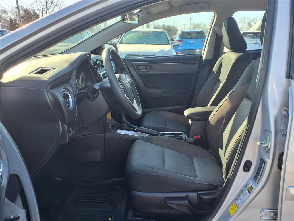 Used 2019 Toyota Corolla L image 16