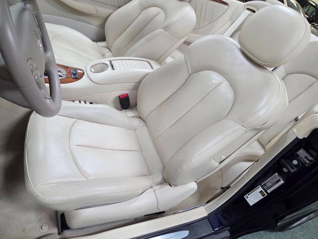 Used 2008 Mercedes-Benz CLK 350 Cabriolet image 21