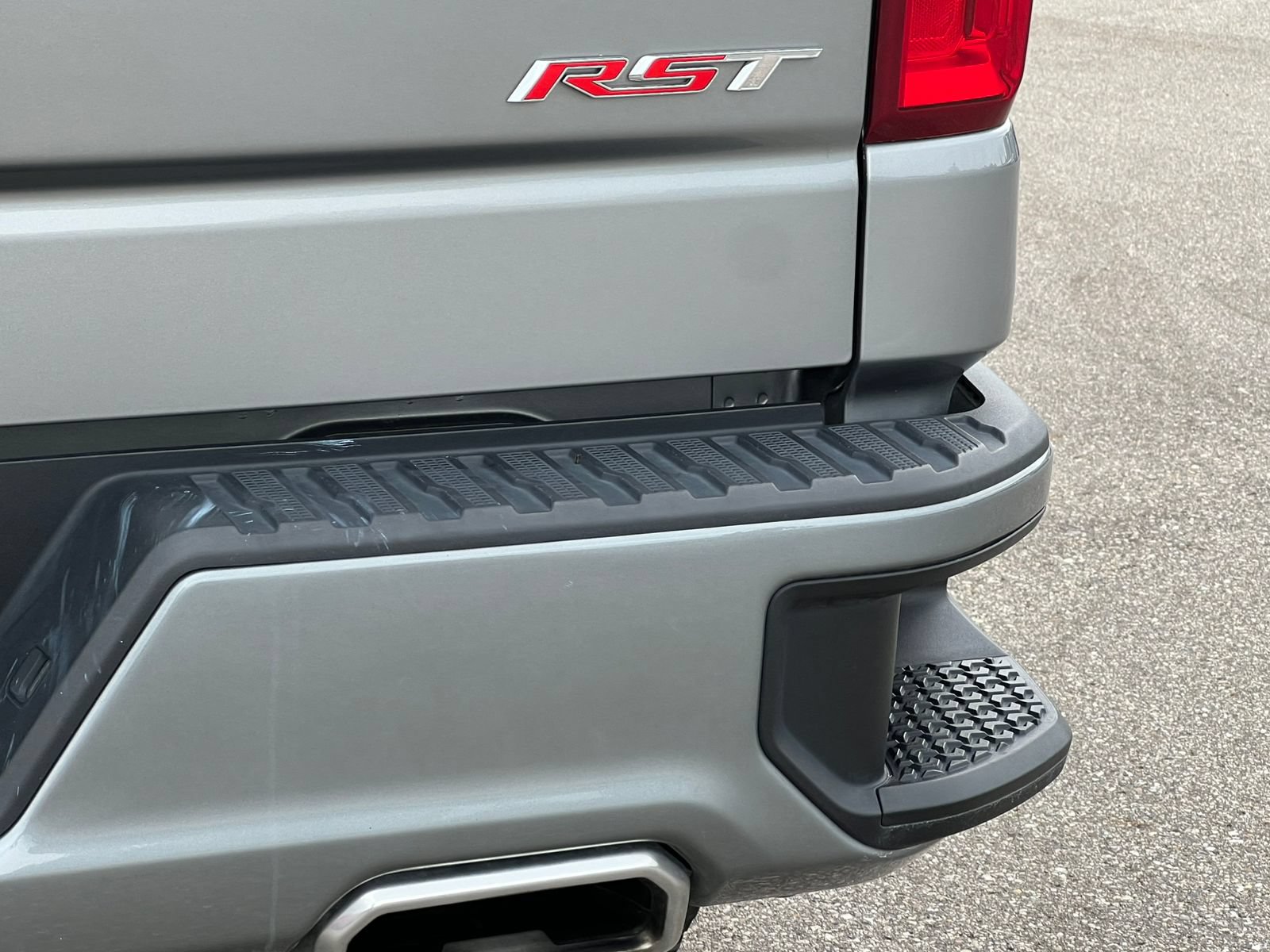 Certified 2023 Chevrolet Silverado 1500 RST AWD/4WD image 15