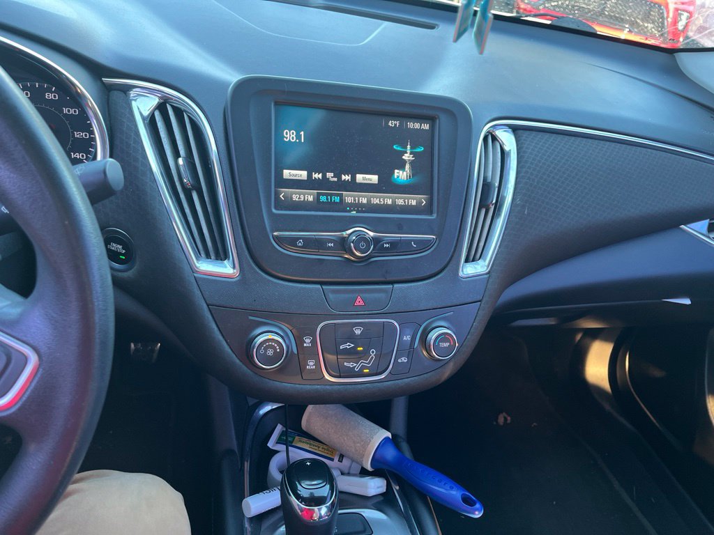 Used 2018 Chevrolet Malibu LT FWD image 8
