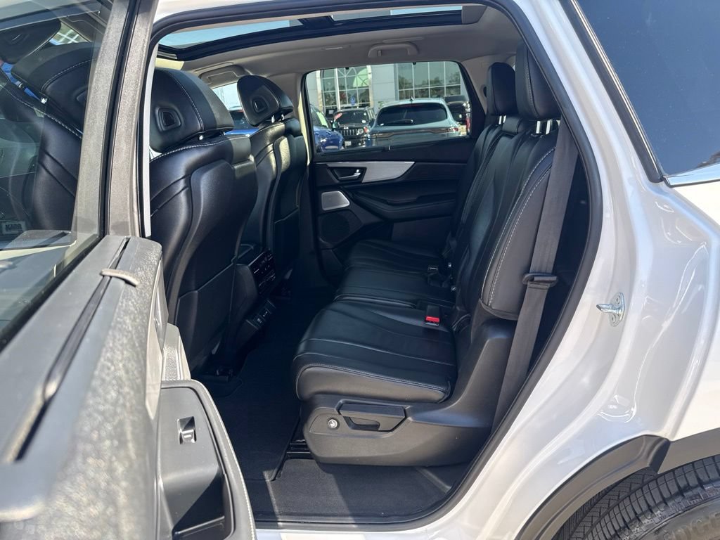 Used 2025 Acura MDX FWD w/ Technology Package image 25