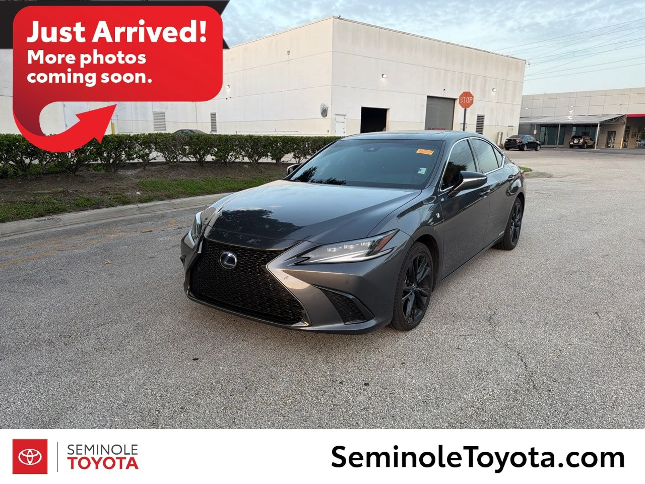 Used 2022 Lexus ES 300h F Sport w/ Accessory Package 2