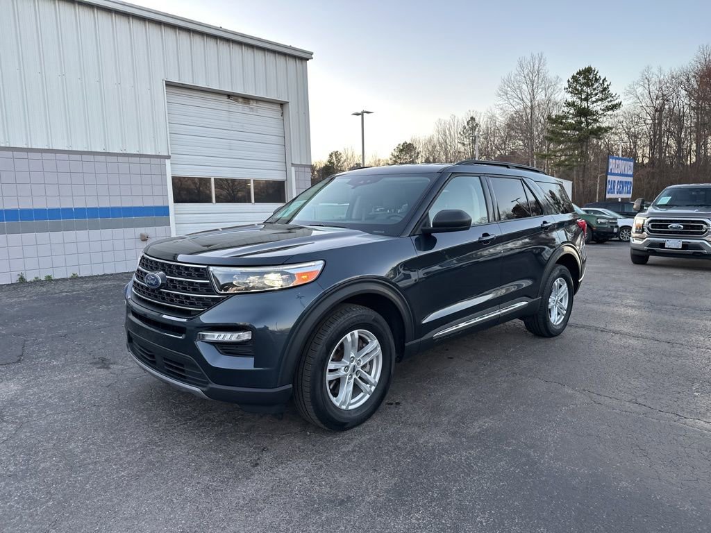 Used 2023 Ford Explorer XLT w/ Equipment Group 202A image 7