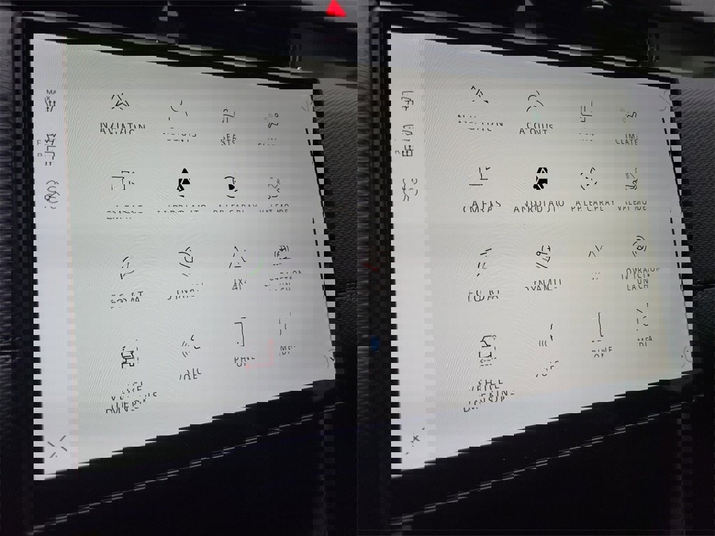 New 2025 Land Rover Discovery Sport Dynamic SE image 31