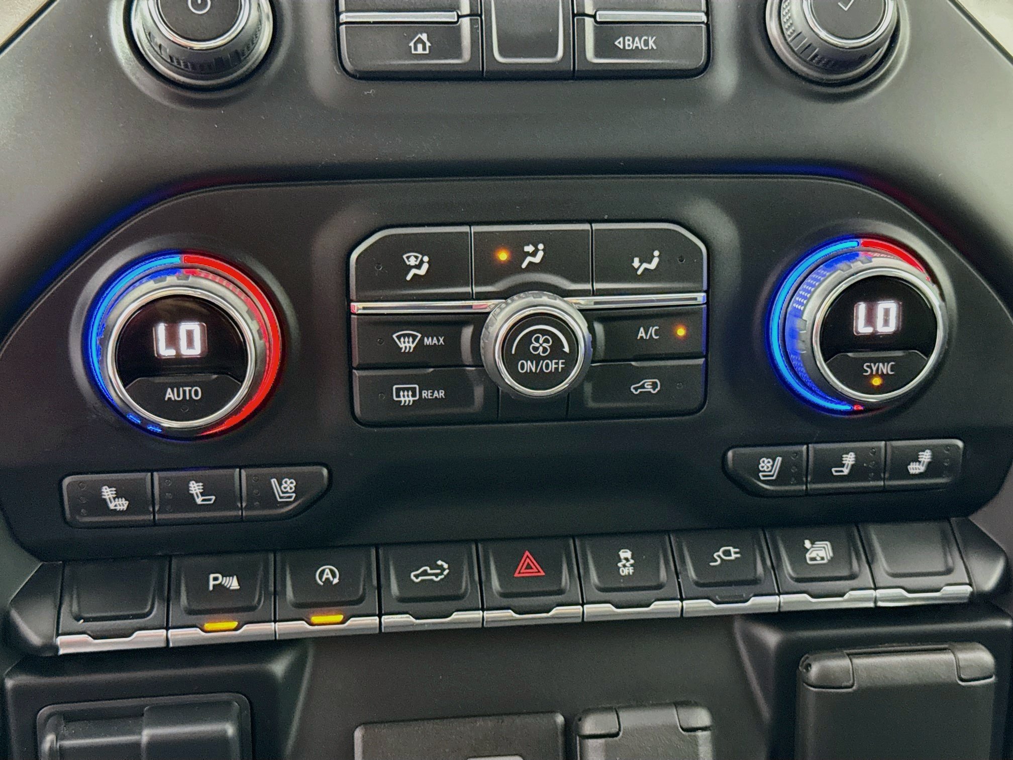 Certified 2021 Chevrolet Silverado 1500 LTZ AWD/4WD image 16