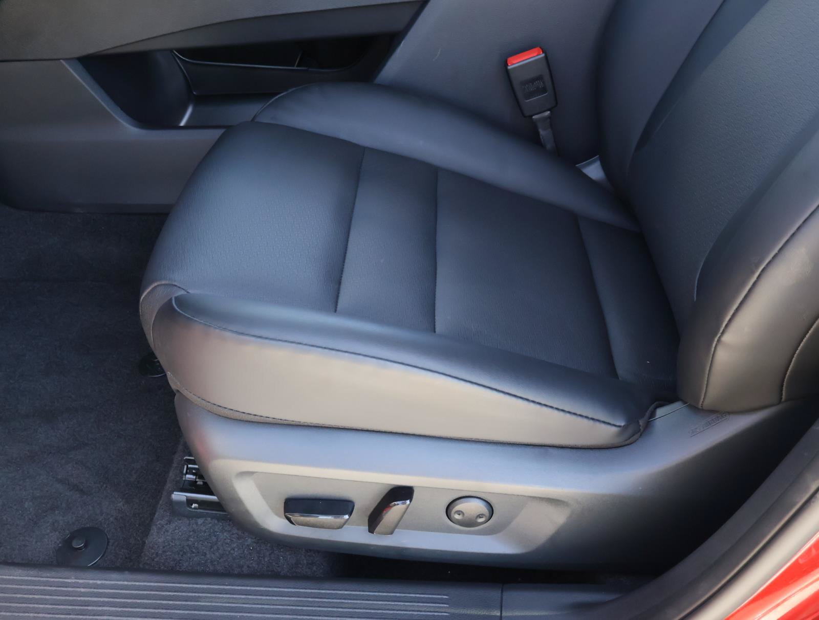 Used 2026 Nissan Rogue Dark Armor FWD image 14