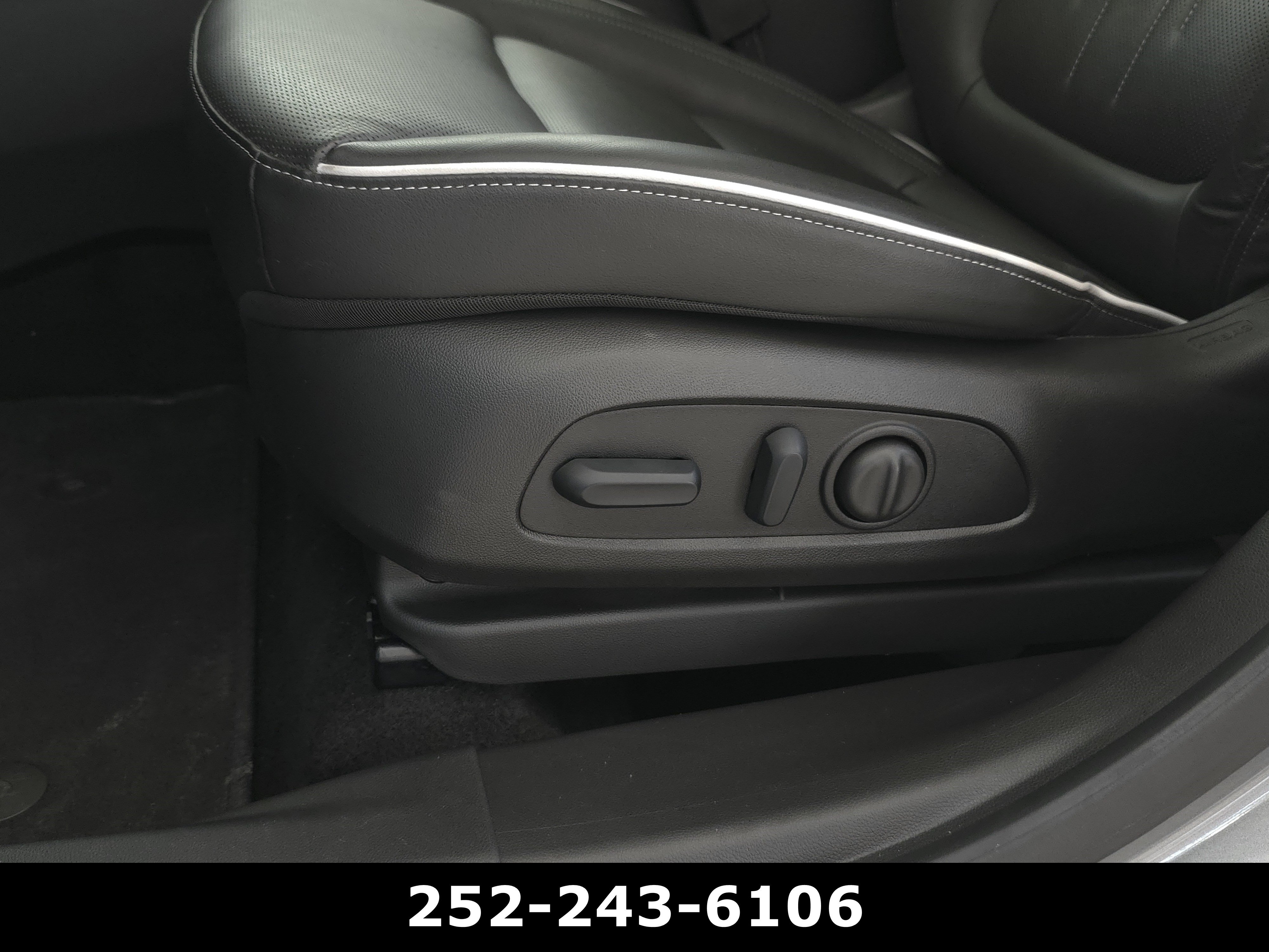 Used 2025 Buick Encore GX Avenir w/ Avenir Technology Package AWD/4WD image 11